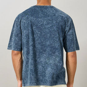 Camiseta con lavado ácido de estilo retro, tela suave, calidad duradera, ajuste cómodo, perfecta para atuendos casuales y urbanos. - Product Image 6