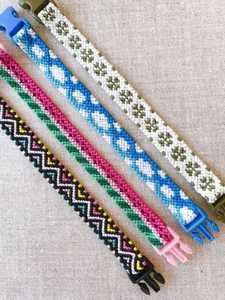 กำไลข้อมือลูกปัดทำมือ ลายหิน สีดำ/เหลือง/เงิน หลายสี งานฝีมือ NOUSHAD รุ่น NH-762 รับรองโดย IGI - Product Image 6