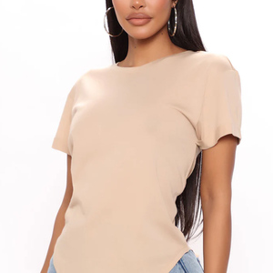 T-shirt en jersey modal 100% coton uni à ourlet incurvé pour femme, col ras du cou, manches courtes, coupe décontractée, idéal pour l'été - Product Image 1