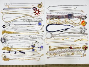 Enormous Prices <b>Marvellous</b> Quality China Pre-owned Charm Assorted Lot 50 Items Casual Style Women Fashion Pendant <b>Necklaces</b> - Product Image 2