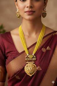 R.K. Collar con Colgante de Latón con Incrustaciones de Perlas de Imitación y Circonitas, Chapado en Oro, Joyería Étnica para Mujer, Estilo Rajasthan - Product Image 4