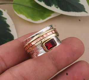 แหวนเงินแท้ 925 ประดับพลอยโกเมนสีแดงธรรมชาติทรงเบเซล สำหรับผู้หญิง สไตล์โบฮีเมียน เหมาะสำหรับงานแต่งงานและงานปาร์ตี้ - Product Image 2