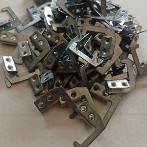 Clips Metálicos Colgantes Directos de Fábrica para Tarjetas Jacquard Perforadas |   Ganchos Flexibles para Máquina de Jacquard - Product Image 2