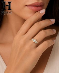 Bague de mariage vintage avec diamant taille marquise, pierres latérales en forme de poire, design unique multi-pierres - Product Image 2