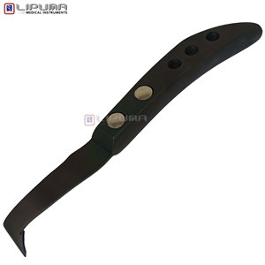 Cuchillo para Pezuñas LIPUMA Personalizado de 22.5cm con Hoja Recubierta de Plasma Negra, Mango Perforado, Afilado Quirúrgico, Reutilizable, para Cuidado Veterinario de Caballos y Ganado - Product Image 3