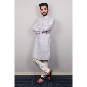 ชุดกระโปรงผ้าไหมนุ่มสำหรับผู้ชายปักลายพร้อมชุดนอนสีขาว - Product Image 3