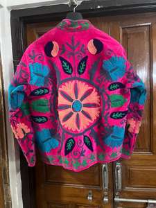 Veste brodée Suzani, manteau d'hiver bohème, veste en velours à motifs floraux, manteau de créateur, cadeau de Noël festif, vêtement décontracté à superposer - Product Image 2