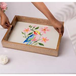 Bandeja Decorativa de Madera Esmaltada Estilo Boho Chic con Hoja de Monstera Tropical Moderna, Bandeja de Madera de Mango para Mesa de Centro - Product Image 4