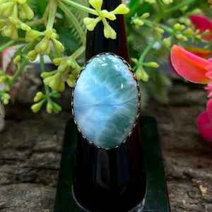 Bague en argent sterling artisanale de style bohème avec pierre précieuse Larimar ovale, 1,40 carat, certifiée IGI, cadeau pour femme M631 - Product Image 5