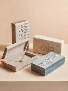Caja de Joyería de Tela Bordada de Lujo, Diseño Floral Rosa, Exquisita Caja de Almacenamiento para Regalo de San Valentín, Boda o Fiesta - Product Image 2