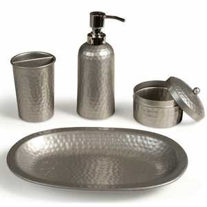Ensemble de salle de bain 4 pièces en acier inoxydable martelé : Plateau ovale, porte-savon, gobelet et distributeur de lotion – Conçu pour allier élégance et fonctionnalité - Product Image 1
