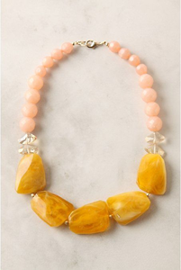 Collier artisanal moderne et durable pour femme, éco-responsable, style religieux unique, modèle animal, beauté de la nature, bijoux en résine - Product Image 3