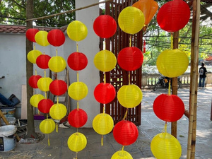 Linternas de seda pintadas, linternas de bambú y seda, luces colgantes para jardín, restaurante, hotel, linternas de seda de Vietnam - Product Image 2