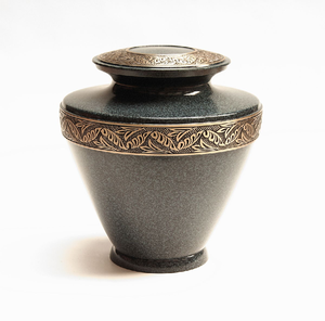 Urne florale en or rose magnifiquement gravée avec une finition mauve texturée. Disponible aux prix de gros. - Product Image 5