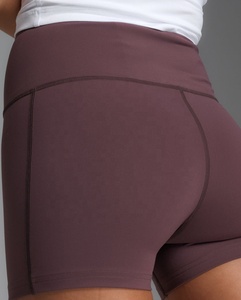 Ropa de gimnasio de poliéster 100% transpirable de alta calidad, pantalones cortos de compresión deportiva, pantalones cortos de ropa de Yoga para mujer, precio al por mayor - Product Image 2
