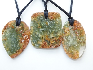 Pendentif en quartz naturel, pierre précieuse polie et lisse, forme fantaisie, fait main, pierre brute 40-50MM, sans placage - Product Image 6