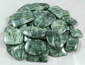 Radha Arts - Cabochon en Séraphinite Verte Naturelle Lisse, Pierre Précieuse en Vrac, 20-35mm, pour Fabrication de Bijoux Faits Main, Fournitures DIY - Product Image 3