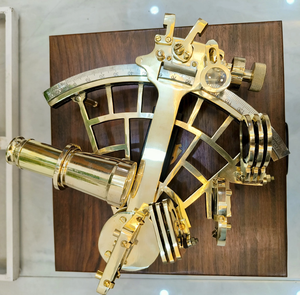 Sextant nautique en laiton poli massif avec optique réglable et filtres en verre, disponible à prix de gros. - Product Image 5