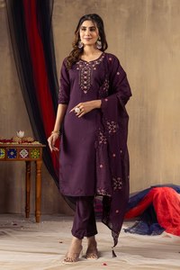 Traje de Pantalón Recto de Seda Romana de Lujo con Bordado a Mano y Dupatta de Seda Chanderi, Ropa Festiva para Mujer - Product Image 1