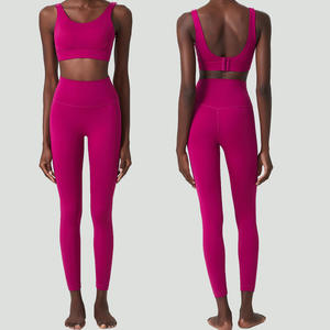 Conjunto de Leggings y Top Corto de Yoga Sólido Personalizado Directo de Fábrica, Cintura Alta en Forma de V, Material Transpirable, Cinturón Elástico de Control Abdominal - Product Image 3