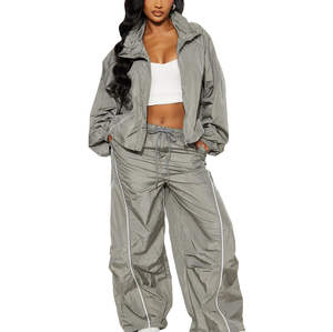 Low Price Lightweight Windbreaker Zipper Jacket Pant Set Ladies <b>Tracksuit</b> Women Wholesale Custom Waterproof Nylon <b>Tracksuit</b> - Product Image 2