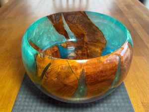 Cuenco Artesanal de Madera y Resina, Pieza Única, Cuenco Decorativo para Guardar Objetos, Decoración Rústica Moderna para el Hogar - Product Image 4