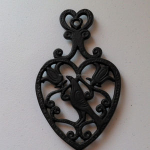 Salvamanteles de metal redondo grande para ollas grandes que ofrece un amplio soporte de superficie y construcción robusta para utensilios de cocina pesados - Product Image 5