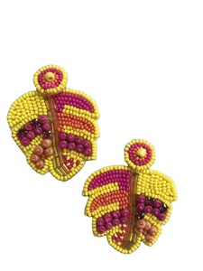 Boucles d'oreilles pendantes en perles de graines de tournesol de la marque BaubleBar, modèle Tricolor Butterfly Pearl Seed Bead Fine - Product Image 2