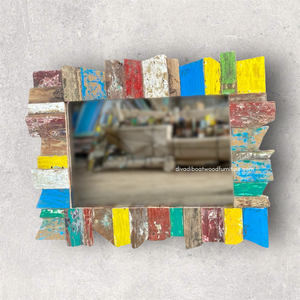 Miroir artisanal multicolore en bois de bateau recyclé, couleur naturelle, pour décoration murale et intérieure, salon ou chambre. - Product Image 4