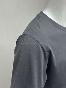 เสื้อยืดผู้ชายผ้าฝ้ายน้ำหนักเบา 180 GSM นุ่ม สบาย ระบายอากาศดี เสื้อยืดลำลองฤดูร้อน รับผลิตแบบ OEM ขายส่งจำนวนมาก ผู้ผลิต ผู้จัดจำหน่าย - Product Image 3