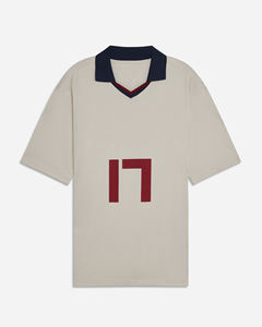 เสื้อยืดแขนสั้นสีเบจสำหรับผู้ชายสุดเทรนดี้ พิมพ์ลายหมายเลข 17 สีแดงด้วยเทคนิคฮีททรานเฟอร์ ผลิตจากผ้าโพลีเอสเตอร์ถัก ยับยาก สไตล์ลำลอง - Product Image 1