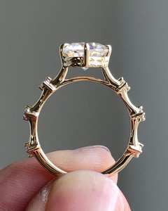 แหวนเพชรทรงกลมเจียระไนแบบบริลเลียนท์ เพชรเลี้ยงในห้องปฏิบัติการ แหวนหมั้นแบบโซลิแทร์ประดับเพชร แหวนแต่งงานทองคำแท้ 18K ของขวัญแทนคำมั่นสัญญาสำหรับเธอ - Product Image 5