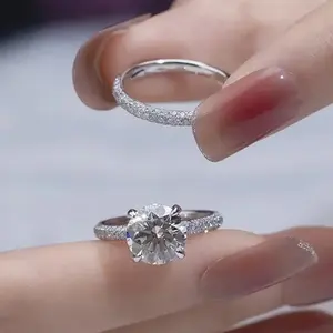 Anillo de Compromiso de Plata de Ley con Moissanita de Corte Redondo de 2.30 TCW, con Engaste de Puntas, Chapado en Oro Blanco de 14k - Product Image 5