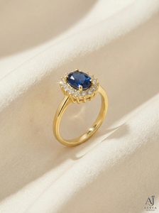 Bague de fiançailles AARVA JEWELS pour femme, plaquée rhodium or jaune, saphir bleu ovale, sertissage à griffes en forme de halo floral, style classique - Product Image 5