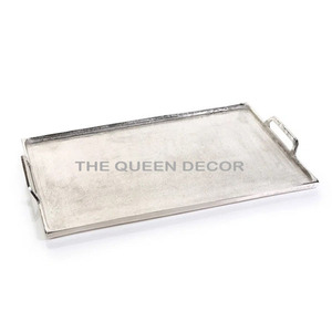 Plateau de service rectangulaire en aluminium texturé martelé, poli brillant avec poignée dorée – Nouvelle arrivée - Product Image 5