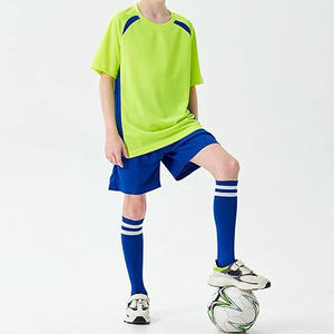 Dernier modèle de maillot de football court sur mesure en gros, 100 % polyester, respirant, antibactérien, séchage rapide, pour équipe - Product Image 2