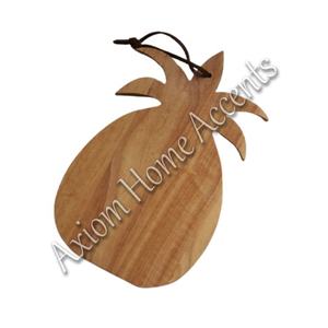 Planche à fromage élégante en résine avec surface en bois, parfaite pour hacher les légumes et servir par Axiom Home Accents - Product Image 5