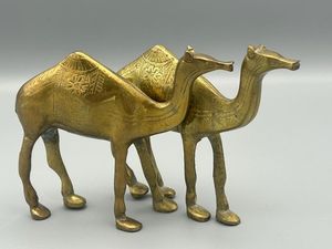 Handcrafted Brass Camel <b>Table</b> Centerpiece Decorative Accent For Luxury Dining Room Interior Styling Display - Product Image 5