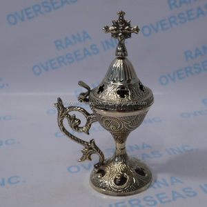 Quemador de Incienso de Latón Estilo Vintage con Cruz Ornamentada para Incienso de Resina, Decoración de Iglesia y Uso Espiritual - Product Image 2