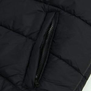 Chaleco acolchado para hombre con logo personalizado, chaleco ligero con aislamiento, costuras duraderas, corte minimalista y relajado. - Product Image 4