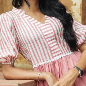 ชุดเดรสลำลองลายดอกไม้พิมพ์ลายด้วยมือ ดีไซน์สวยงามเหมือนงานแฮนด์เมด มีทั้งแบบมินิและแม็กซี่สำหรับผู้หญิง จำหน่ายในราคาขายส่ง สไตล์ชุดเดรสผู้หญิง - Product Image 1