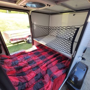 Remolque de Viaje Tipo Lágrima, RV Portátil para Acampar con Cama Grande, Red de Almacenamiento Interior y Portaequipajes de Techo - Product Image 6