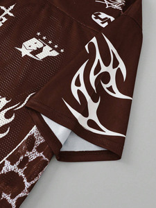 Maillot de football américain entièrement personnalisé en maille 100 % polyester marron avec motif graphique gothique et panneau léopard, col en V, conception OEM en gros - Product Image 4