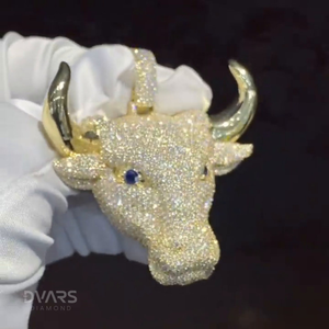 Pendentif Hip Hop de Luxe Personnalisé en Argent 925 Plaqué Or avec Design Tête de Taureau 3D, Moissanite VVS Personnalisée et Sertissage Glacé, pour Fête - Product Image 4