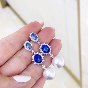 Exquises boucles d'oreilles pendantes en argent 925, perles naturelles de 13 à 12 mm, perles rares en or miel, rondes, presque parfaites, Brachti - Product Image 1