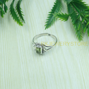 Anillo de plata de ley 925 con piedra preciosa de peridoto verde, anillo hecho a mano, anillo minimalista, anillos de diseño de plata para mujer - Product Image 3