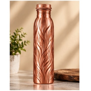Botella de Agua de Cobre de Diseño con Patrón de Hojas, Portátil, para Viajes, Diseño Moderno - Product Image 1