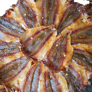 Snacks de fruits de mer vietnamiens de haute qualité, poisson rayé jaune séché au soleil en boîte, en vente à bon prix - Product Image 1