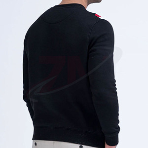 Suéter de Punto con Cuello Redondo y Logotipo Estampado en la Parte Delantera, Color Negro, con Raya Diagonal Roja y Blanca, Corte Regular, Calidad de Marca Casual - Product Image 3