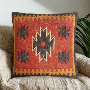 Dernier cri : Coussin ethnique indien traditionnel fait main en jute et laine, style bohème kilim, personnalisable pour la maison et l'hôtellerie - Product Image 1